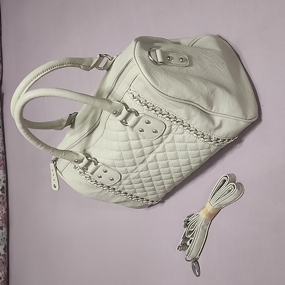 Beige Handbag ๐ - Picture 3 of 8